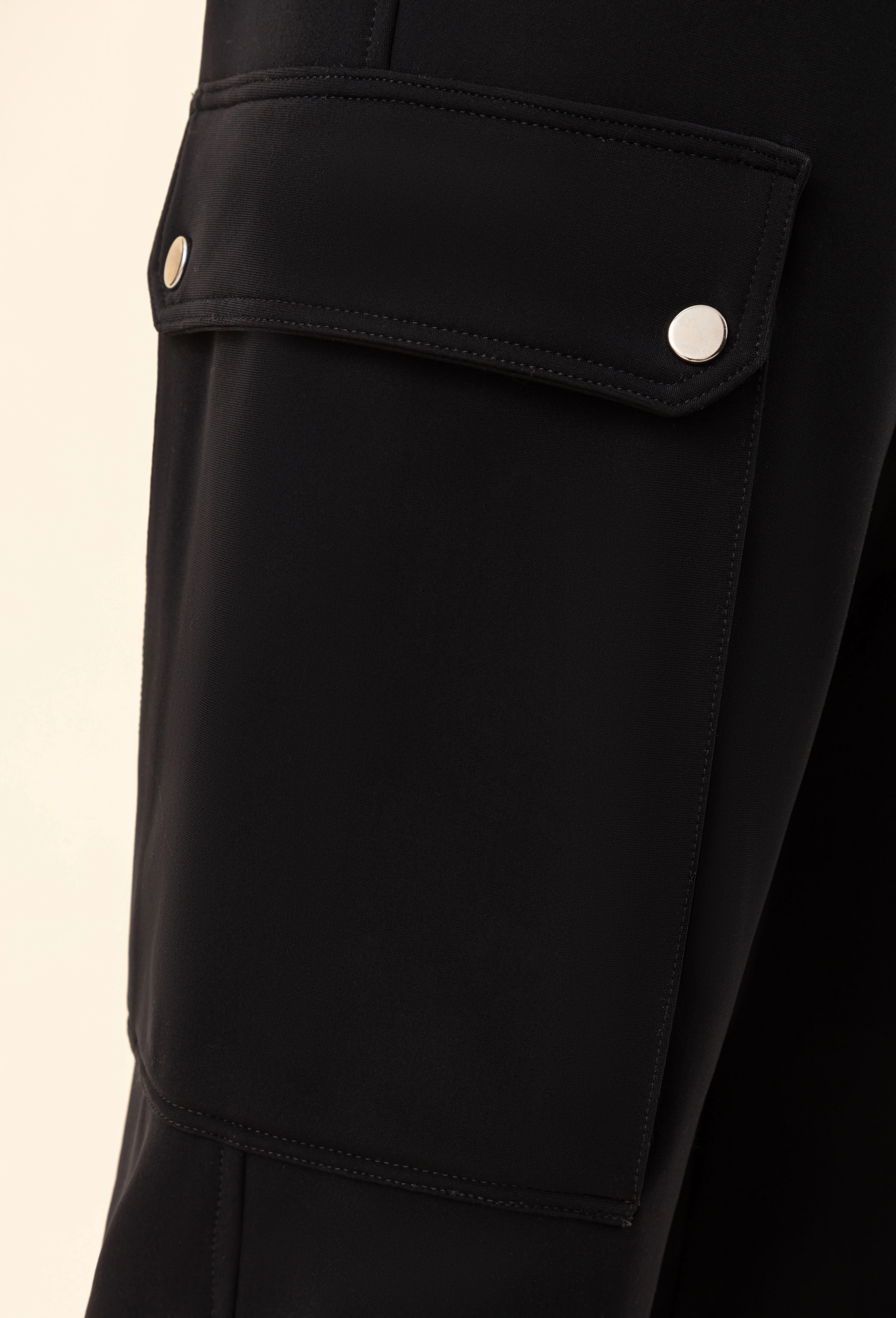 Pantalon Aurora noir en jersey technique - Image 4