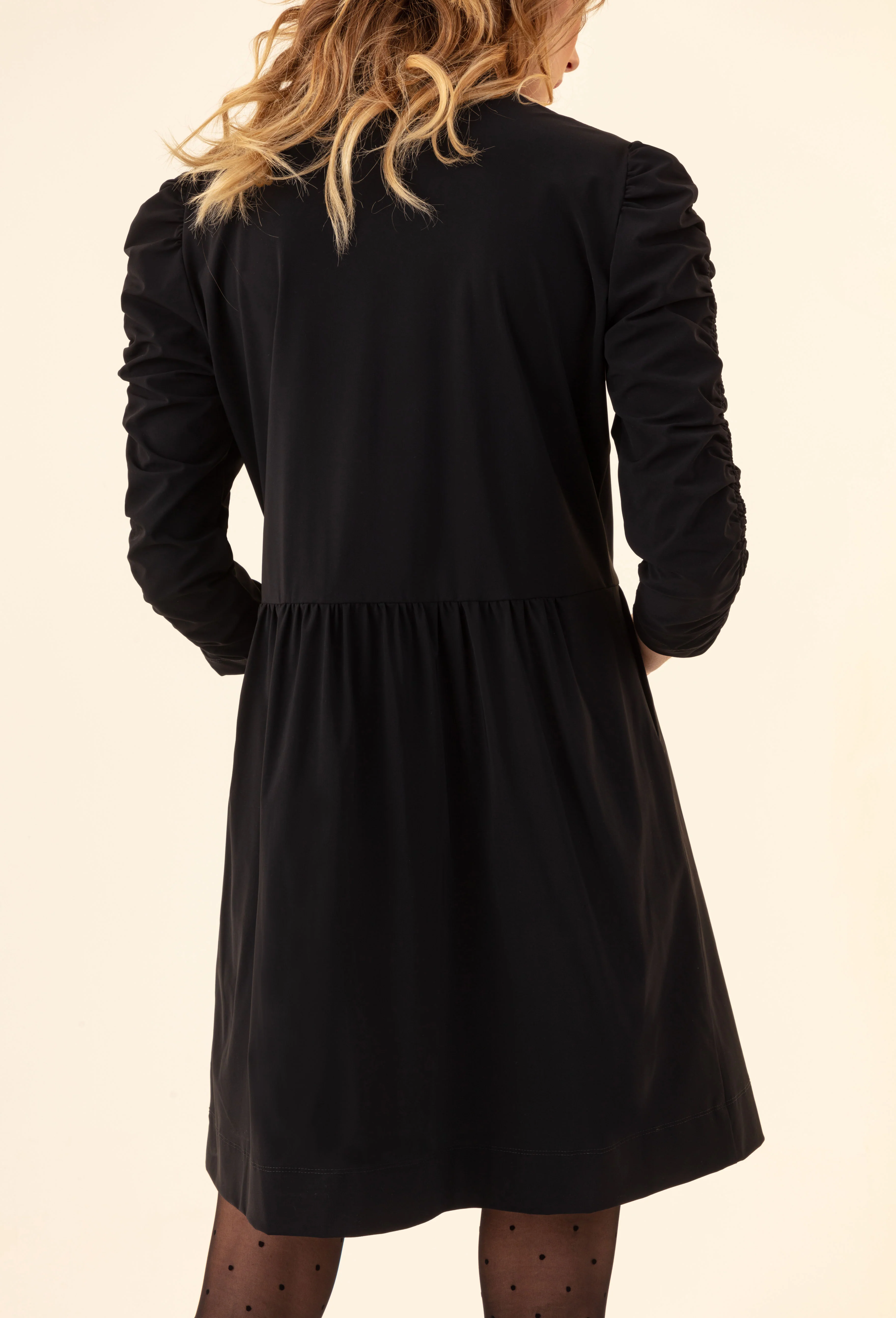 Robe Luna noire en jersey technique - Image 3